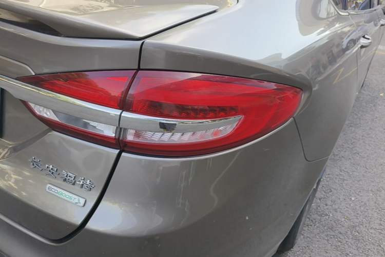 Used Ford Mondeo 2017 EcoBoost 200 Luxury Model Right Rear Taillight