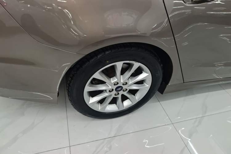 Used Ford Mondeo 2017 EcoBoost 180 Stylish Model Right Rear Wheel Hub