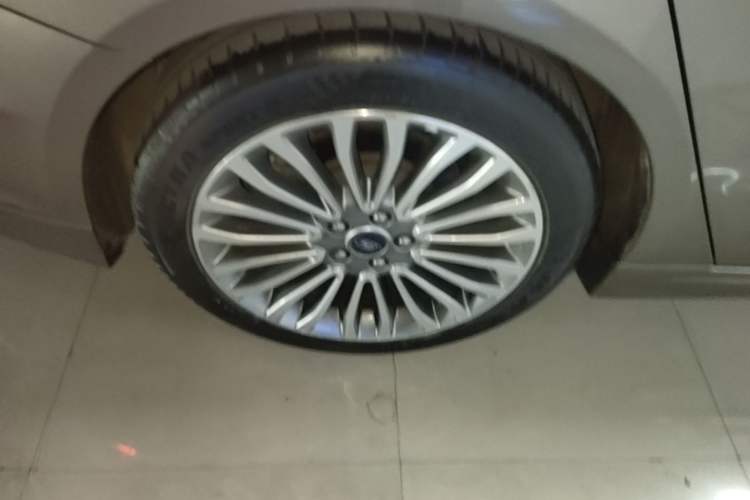 Used Ford Mondeo 2017 EcoBoost 180 Ultimate Model Right Rear Wheel Hub