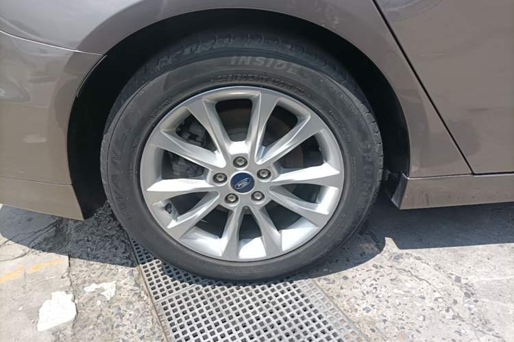 Used Ford Mondeo 2017 EcoBoost 200 Stylish Model Right Rear Wheel Hub