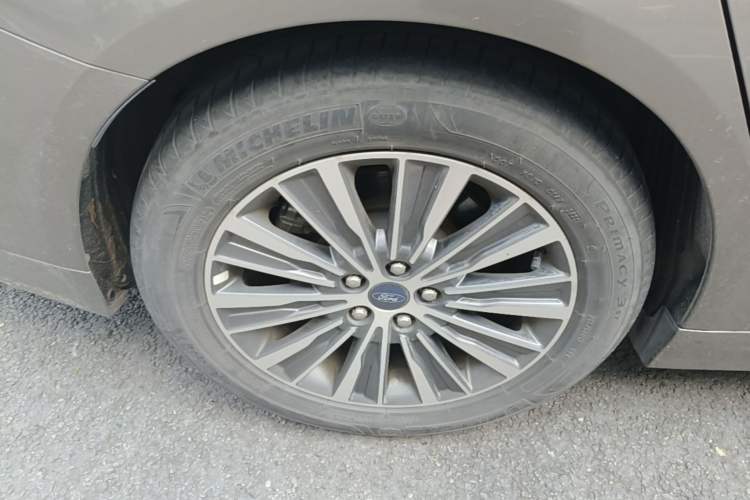 Used Ford Mondeo 2017 EcoBoost 200 Luxury Model Right Rear Wheel Hub