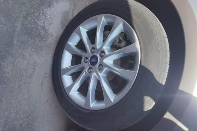 Used Ford Mondeo 2017 EcoBoost 200 Stylish Model Right Rear Wheel Hub