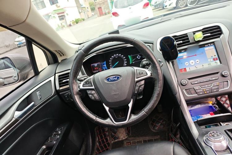 Used Ford Mondeo 2017 EcoBoost 180 Luxury Model Steering Wheel