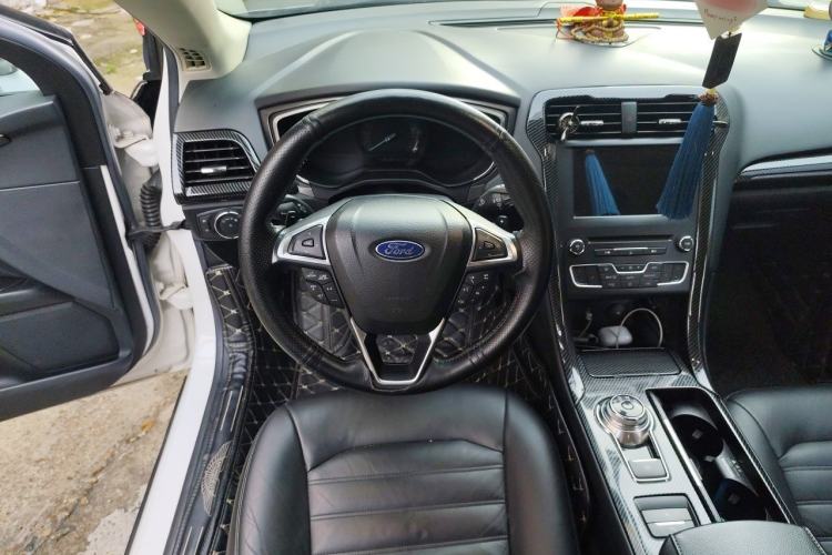 Used Ford Mondeo 2017 EcoBoost 180 Luxury Model Steering Wheel