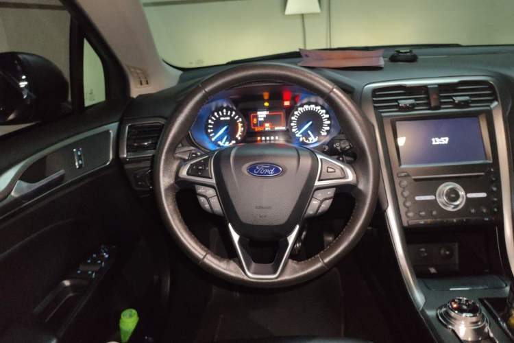 Used Ford Mondeo 2017 EcoBoost 200 Stylish Model Steering Wheel