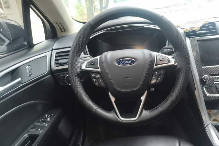Used Ford Mondeo 2017 2.0L HEV Zhihao Model Steering Wheel