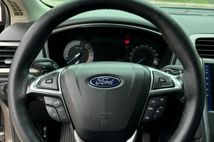 Used Ford Mondeo 2017 EcoBoost 200 Stylish Model Steering Wheel