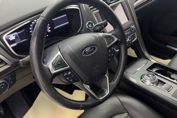 Used Ford Mondeo 2017 EcoBoost 180 Luxury Model Steering Wheel