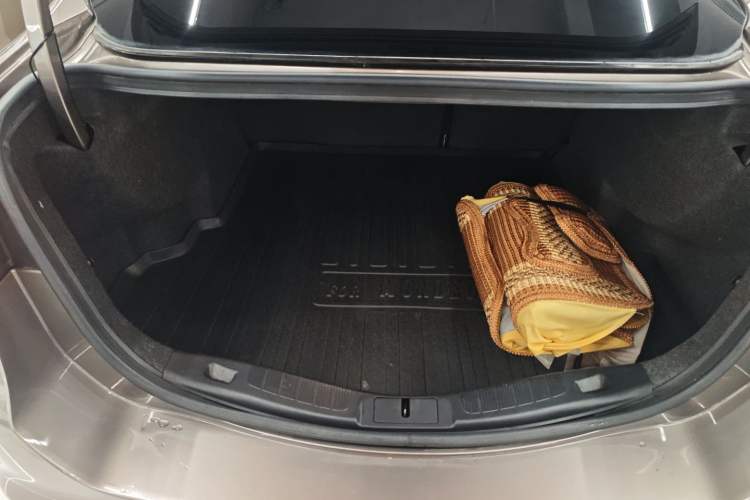 Used Ford Mondeo 2017 EcoBoost 180 Stylish Model Trunk
