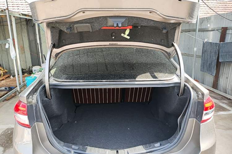 Used Ford Mondeo 2017 EcoBoost 180 Stylish Model Trunk