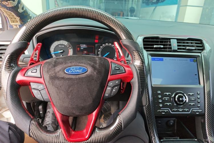 Used Ford Mondeo 2017 EcoBoost 180 Stylish Model Center Console
