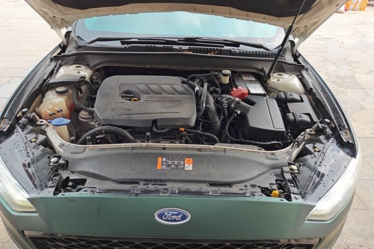 Used Ford Mondeo 2017 EcoBoost 180 Stylish Model Engine Bay