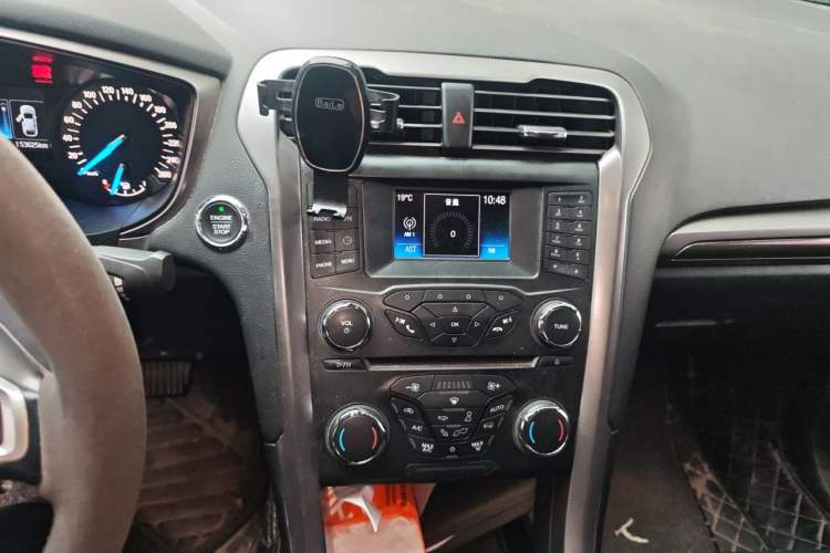 Used Ford Mondeo 2017 EcoBoost 180 Stylish Model Audio And AC Panel
