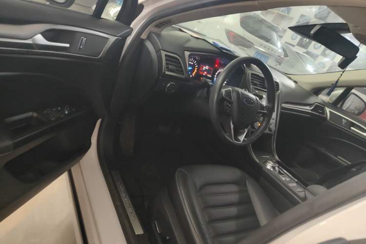 Used Ford Mondeo 2017 EcoBoost 180 Stylish Model Driver Seat