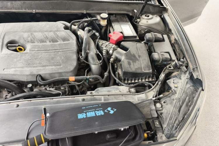 Used Ford Mondeo 2017 EcoBoost 180 Stylish Model Engine Bay Left