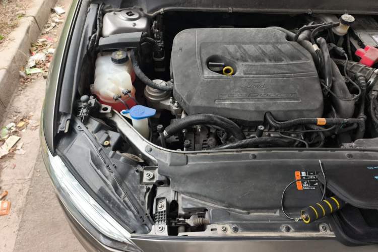 Used Ford Mondeo 2017 EcoBoost 180 Stylish Model Engine Bay Right