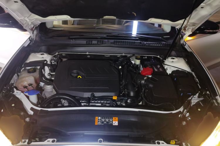 Used Ford Mondeo 2017 EcoBoost 180 Stylish Model Engine Bay