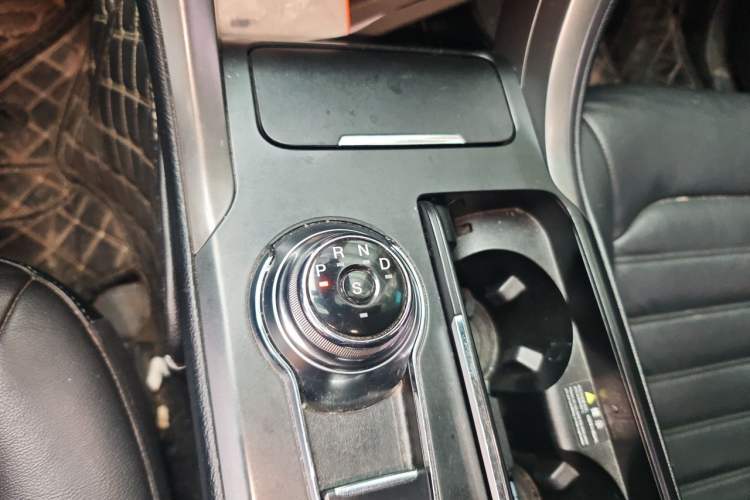 Used Ford Mondeo 2017 EcoBoost 180 Stylish Model Gear Lever