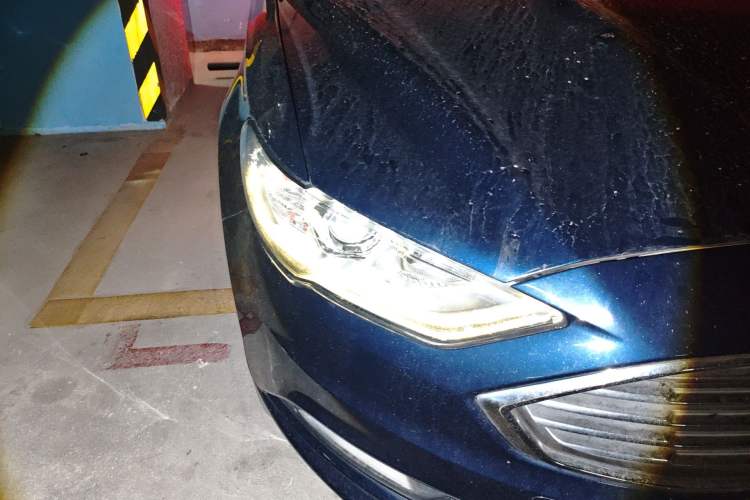 Used Ford Mondeo 2017 EcoBoost 180 Stylish Model Right Front Headlight