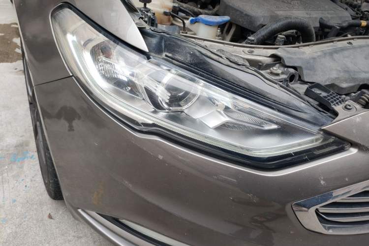 Used Ford Mondeo 2017 Facelifted EcoBoost 180 Fashion Edition Right Front Headlight