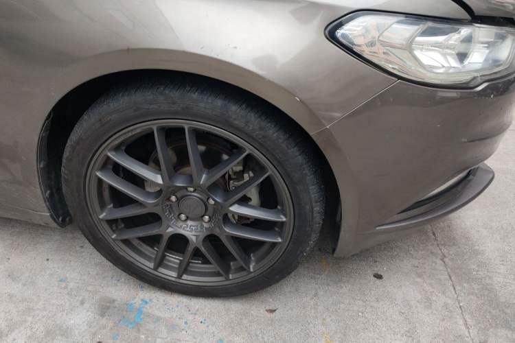 Used Ford Mondeo 2017 Facelifted EcoBoost 180 Fashion Edition Right Front Wheel Hub