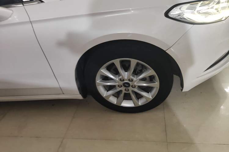 Used Ford Mondeo 2017 EcoBoost 180 Stylish Model Right Front Wheel Hub