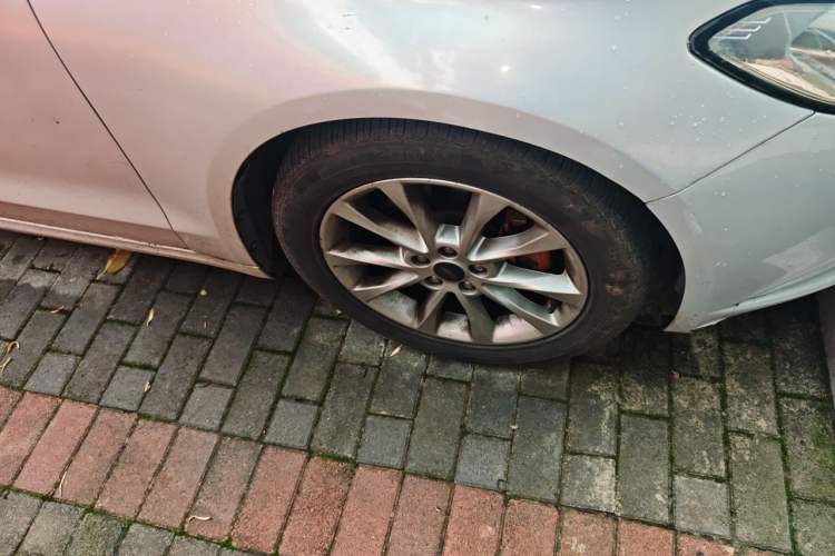 Used Ford Mondeo 2017 EcoBoost 180 Stylish Model Right Front Wheel Hub