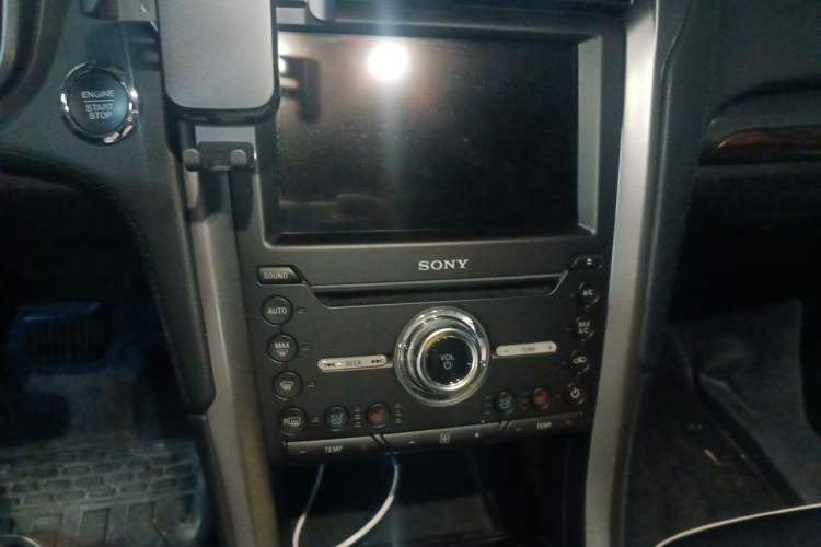 Used Ford Mondeo 2017 2.0L HEV ZhiZun Flagship Version Audio And AC Panel