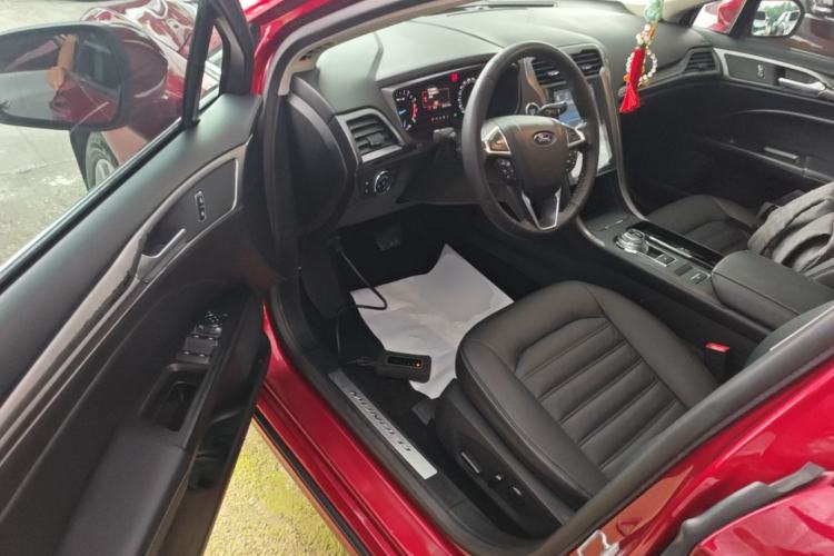 Used Ford Mondeo 2017 EcoBoost 180 Stylish Model Driver Seat