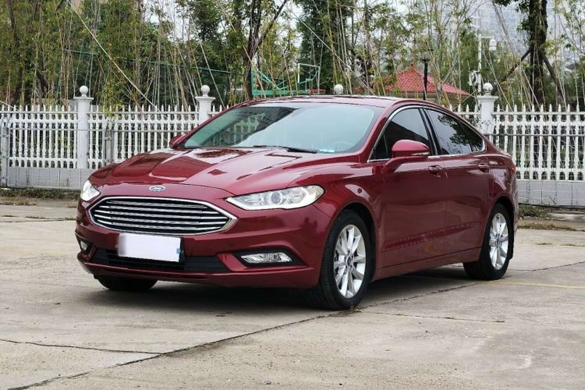 Used Ford Mondeo 2017 EcoBoost 200 Stylish Model Front Left 45 Deg