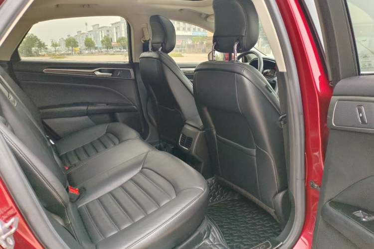 Used Ford Mondeo 2017 EcoBoost 200 Stylish Model Interior 13