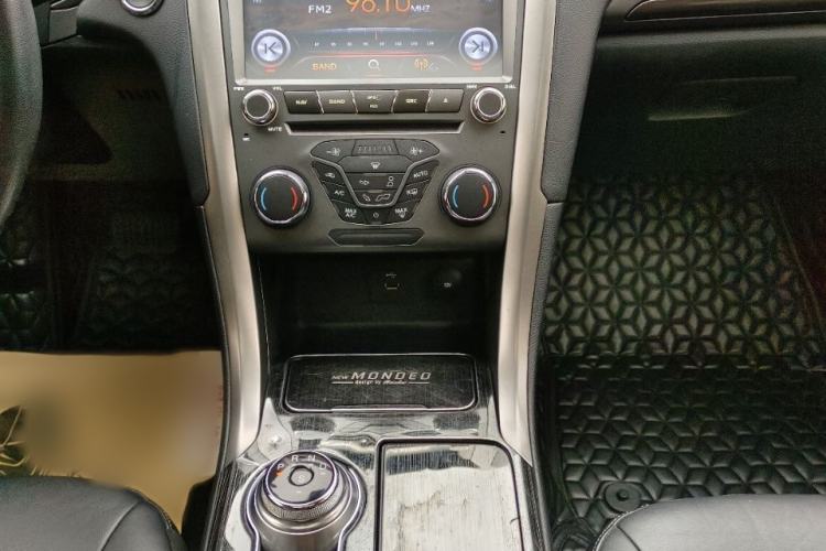 Used Ford Mondeo 2017 EcoBoost 200 Stylish Model Interior 6