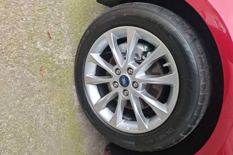 Used Ford Mondeo 2017 EcoBoost 180 Stylish Model Left Front Wheel Hub