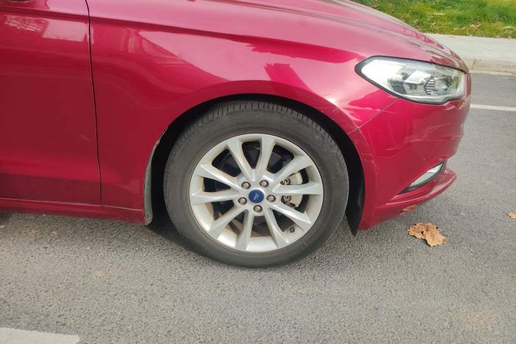 Used Ford Mondeo 2017 Facelifted EcoBoost 180 Fashion Edition Right Front Wheel Hub