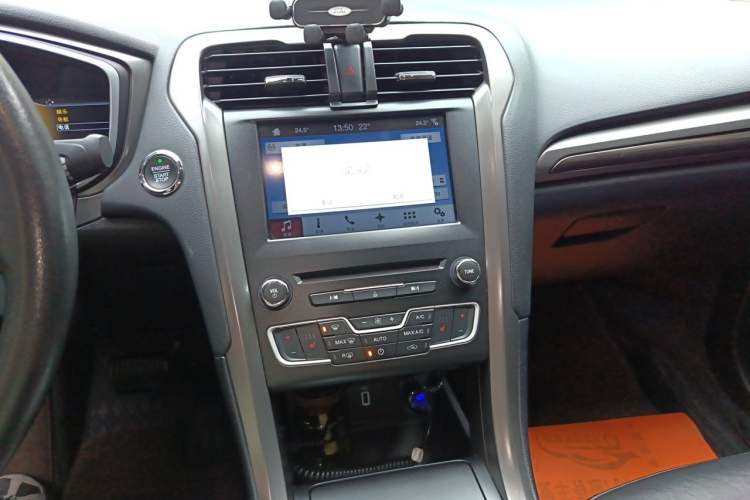 Used Ford Mondeo 2017 EcoBoost 200 Luxury Model Audio And AC Panel
