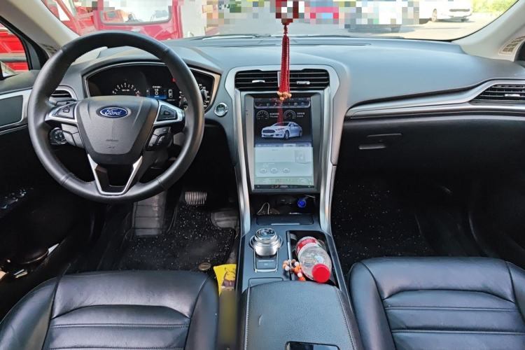 Used Ford Mondeo 2017 EcoBoost 180 Stylish Model Center Console