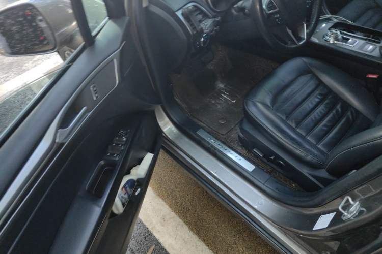 Used Ford Mondeo 2017 EcoBoost 180 Luxury Model Driver Seat