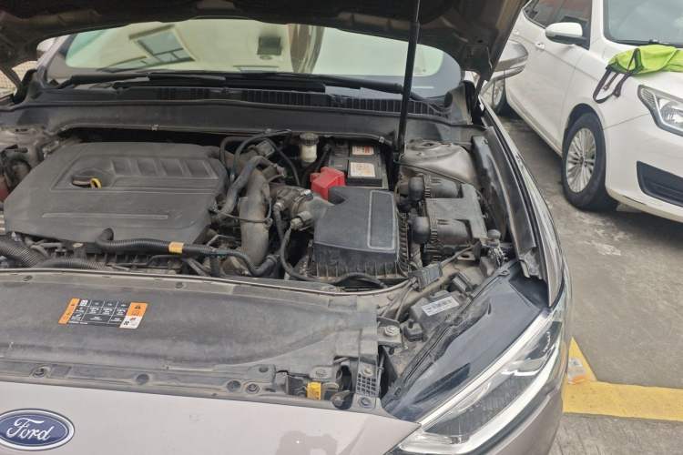 Used Ford Mondeo 2017 EcoBoost 180 Luxury Model Engine Bay Left
