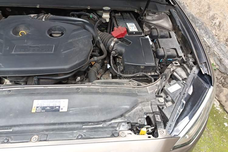 Used Ford Mondeo 2017 EcoBoost 200 Luxury Model Engine Bay Left