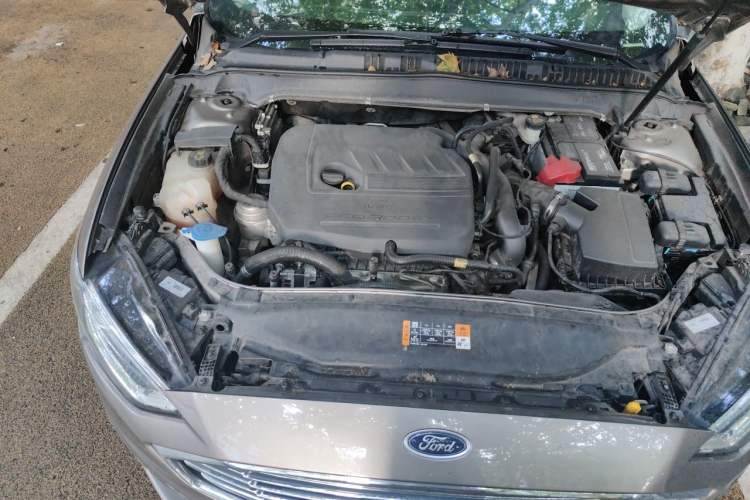 Used Ford Mondeo 2017 EcoBoost 180 Luxury Model Engine Bay Right