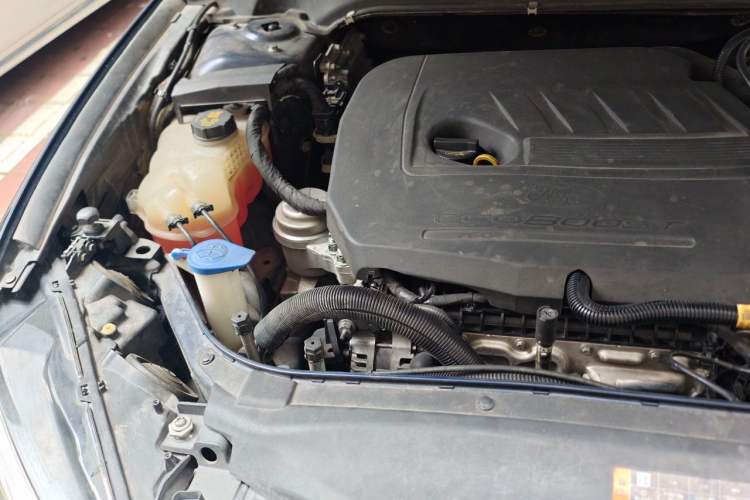 Used Ford Mondeo 2017 EcoBoost 180 Stylish Model Engine Bay Right
