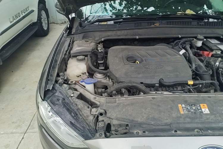 Used Ford Mondeo 2017 EcoBoost 180 Stylish Model Engine Bay Right