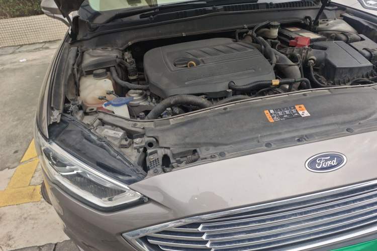 Used Ford Mondeo 2017 EcoBoost 180 Luxury Model Engine Bay Right