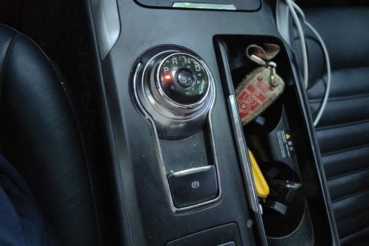 Used Ford Mondeo 2017 EcoBoost 180 Luxury Model Gear Lever