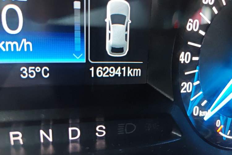 Used Ford Mondeo 2017 EcoBoost 180 Stylish Model Odometer Close Up