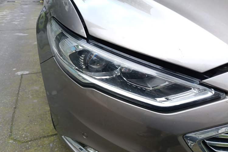 Used Ford Mondeo 2017 EcoBoost 200 Luxury Model Right Front Headlight