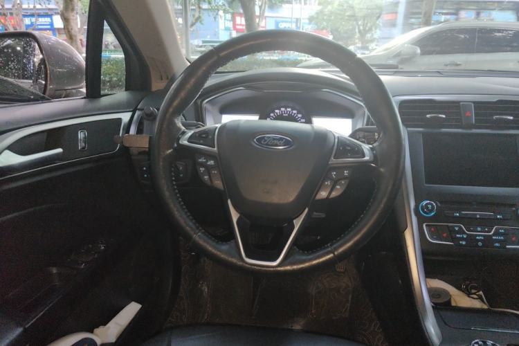 Used Ford Mondeo 2017 EcoBoost 180 Luxury Model Steering Wheel