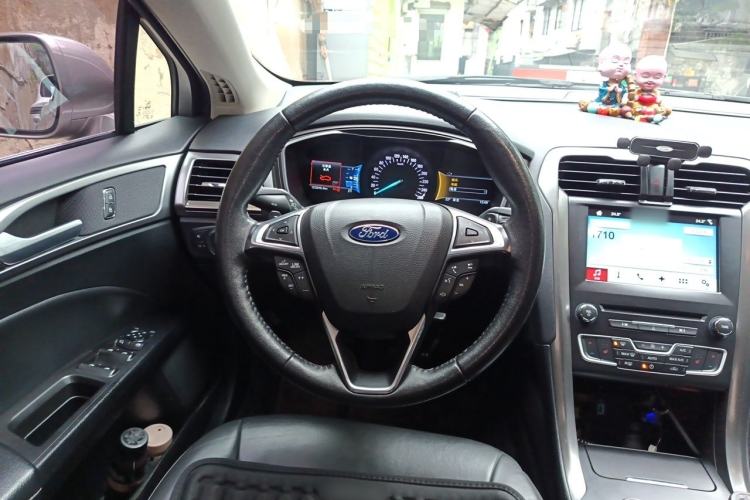 Used Ford Mondeo 2017 EcoBoost 200 Luxury Model Steering Wheel