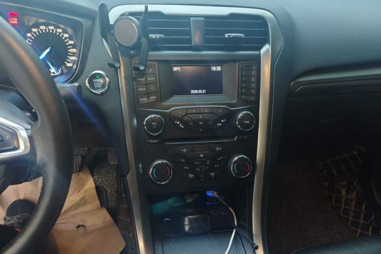 Used Ford Mondeo 2017 EcoBoost 180 Stylish Model Audio And AC Panel