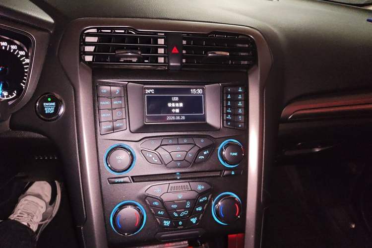 Used Ford Mondeo 2017 EcoBoost 200 Stylish Model Audio And AC Panel